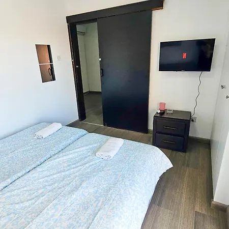 Downtown Rooms, 200m From Marina *