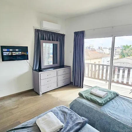 Downtown Rooms, 200m From Marina Larnaca