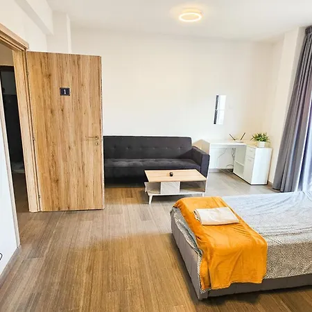 Apartment Downtown Rooms, 200m From Marina *