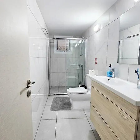 Downtown Rooms, 200m From Marina Apartamento *