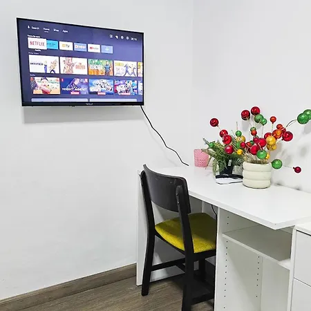 Apartmán Downtown Rooms, 200m From Marina Larnaca