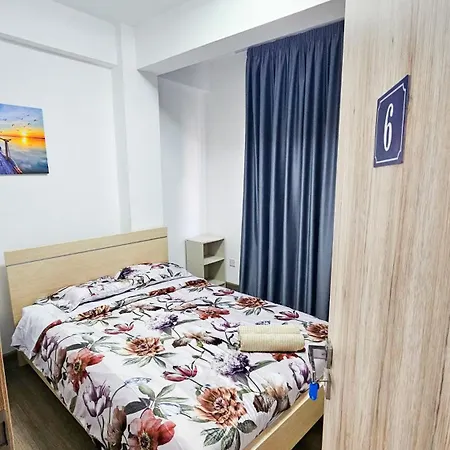 Downtown Rooms, 200m From Marina * 拉纳卡
