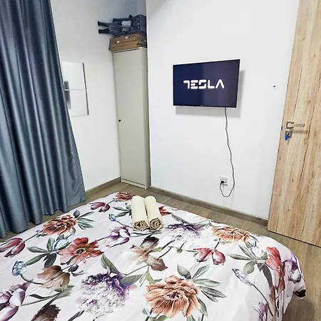 Downtown Rooms, 200m From Marina 公寓 拉纳卡